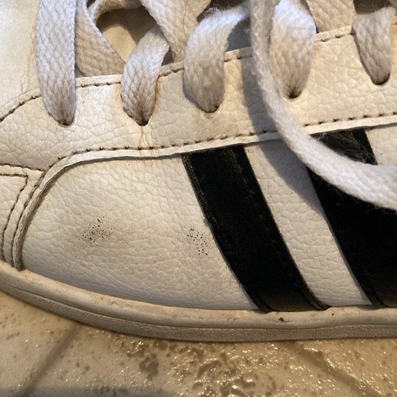 Adidas white with black stripes shoes. - Picture 4 of 8